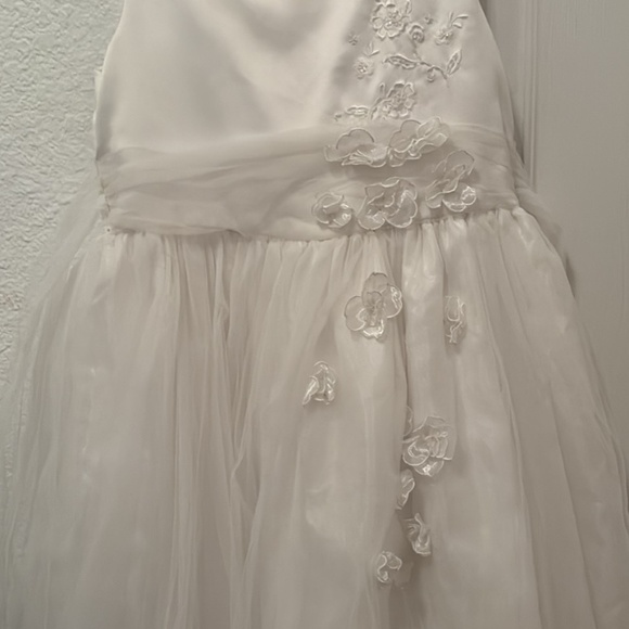 Formal Dress - Picture 1 of 2